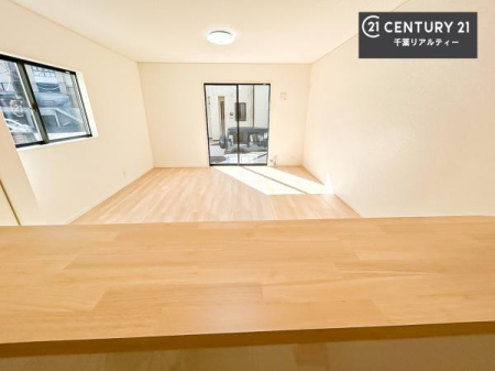 ���r���O ���r���O�S�̂����n����ΖʃL�b�`���Ȃ̂ŁA���q�l�̗l�q�������Ȃ����Ƃ��ł���q��Ă����₷�����S�ȊԎ�ł��I