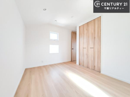 �m�� ���[�X�y�[�X�����Ă��܂��I�������X�b�L�����ڂ��鎖���ł��܂��ˁB
�Ƌ��I�΂Ȃ��V���v���ȃf�U�C���ׁ̈A�Ƌ��I�΂����C�ɓ���̋�ԍ�肪�ł������ł��ˁB