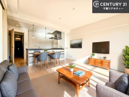 ���r���O �Ƌ��CG�p�[�X�ł��B�J�����̂���L�XLDK�I�\�t�@�[��_�C�j���O�e�[�u����u���Ă������ɂȂ�Ȃ��̂ŉ��K�ɉ߂����܂��I�R�~���j�P�[�V���������₷�����r���O�ł��I