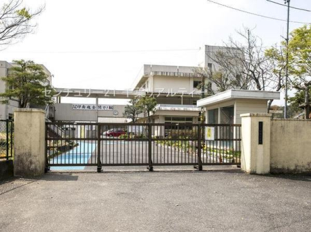 ���ӊ� �y���w�Z�z���q�s����쏬�w�Z�F1680m