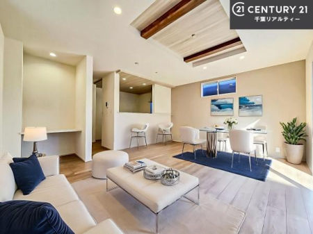 ���r���O �Ƌ��CG�p�[�X�ł��B�J�����̂���L�XLDK�I�\�t�@�[��_�C�j���O�e�[�u����u���Ă������ɂȂ�Ȃ��̂ŉ��K�ɉ߂����܂��I�R�~���j�P�[�V���������₷�����r���O�ł��I