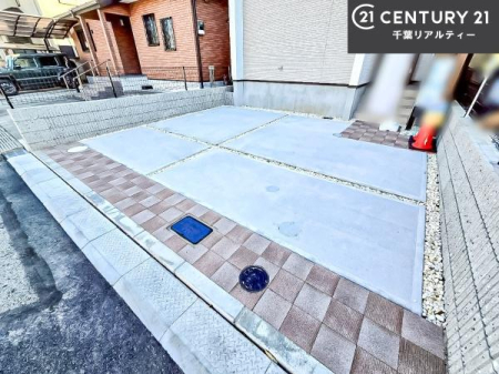 ���ԏ� ���ԃX�y�[�X��2�䕪����܂��I�Z�J���h�J�[�͂������A�o�C�N�⎩�]�ԂȂǂ��u���ꏊ�ɍ���܂���B