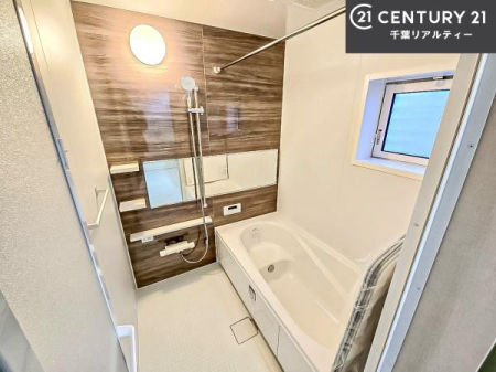 ���� �������������l�̕��͋C�̃o�X���[���́A�����o�Ă��ăo�X�^�C�����[���I
���d���撣���Ă��邲�J���ɂ��D�݂̓����̓����܂����āA�y����ł݂Ă͂������ł��傤���H