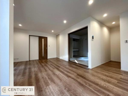 ���r���O �S�n�ǂ����r���O�͉Ƒ������R�ƏW�܂�܂��B�Ƒ��c�R�̎��Ԃ����������ł��B���Ƒ��ƁA����w�[���������Ԃ��߂��������ł��ˁB���邭�J���I�ȋ�Ԃł��B