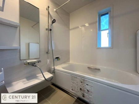 ���� �L�X�o�X�ň���̔������t���b�V���B�����L�΂���̂ŁA�����ɂ��������ƐZ����܂��ˁI�����̃o�X�^�C�����y���݂ɂȂ�܂��B