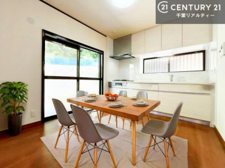 ���r���O �Ƌ��CG�p�[�X�ł��B�L�X�_�C�j���O�X�y�[�X�I������肨�H���B�΂��������y�������Ԃ��߂����܂��B���X�̔���������܂��I