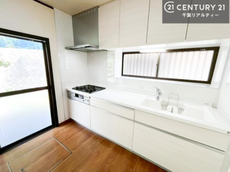 �L�b�`�� �Ǖt�L�b�`���́A�W�����č�ƂɎ��|����܂��I��Ƃ̓������N���N�I
�����̗��������肻���ł��ˁI���[�X�y�[�X���L�x�ŁA�����X�y�[�X���X�b�L���ƕЕt���Ђ�`�����p�ł��܂��I