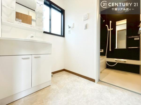 ���ʑ�E���ʏ� �g�Ȃ�𐮂�����ʏ��́A���������厖�ł��I������̐������̂��镵�͋C�����o�I�C�����悭���g�����������܂��B