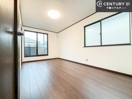 �m�� �o���R�j�[�ɖʂ��Ă���m���ł��B���邭�����肪����A���C����������ł��܂��I���N���āA�O�ɏo�Ĕw�L�т����[�ċz�����ǂ������}������邱�Ƃ��o�������ł��ˁI