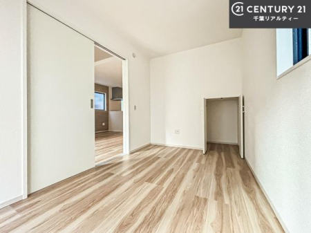 ���r���O�ȊO�̋��� �V���v���Ƀf�U�C������Ă��邽�߁A�Ƌ��I�т܂���I
���C�ɓ���̉Ƌ��u���Ă��낰���Ԃ���邱�Ƃ��ł��܂��B