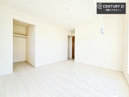 �m�� �V���v���Ƀf�U�C������Ă��邽�߁A�Ƌ��I�т܂���I
���C�ɓ���̉Ƌ��u���Ă��낰���Ԃ���邱�Ƃ��ł��܂��B