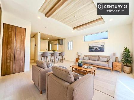 ���r���O �Ƌ��CG�p�[�X�ł��B�D�����z���܂肪���r���O����ł���ċ��S�n�̗ǂ���Ԃ����o���Ă���܂��I
���났�̎��Ԃ��߂����܂��I