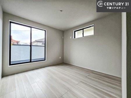 �m�� �o���R�j�[�ɖʂ��Ă���m���ł��B���邭�����肪����A���C����������ł��܂��I���N���āA�O�ɏo�Ĕw�L�т����[�ċz�����ǂ������}������邱�Ƃ��ł��܂��B