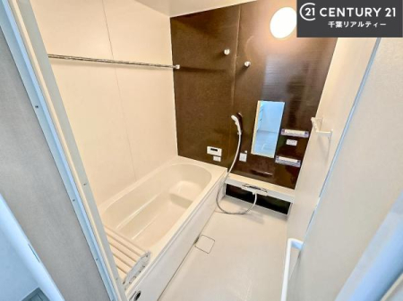 ���� �L�X�o�X�ň���̔������t���b�V���B�����L�΂���̂ŁA�����ɂ��������ƐZ����܂��ˁI�����̃o�X�^�C�����y���݂ɂȂ�܂��B