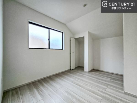 �Q�� �D���������������ޗm���́A���̖ڊo�߂��C�������ǂ������ł��ˁB���������Ԃ��������Ɖ߂������Ƃ��ł��܂��B�D�����F�����̃t���[�����O���ǂ�ȉƋ�ɂ��}�b�`���܂��I