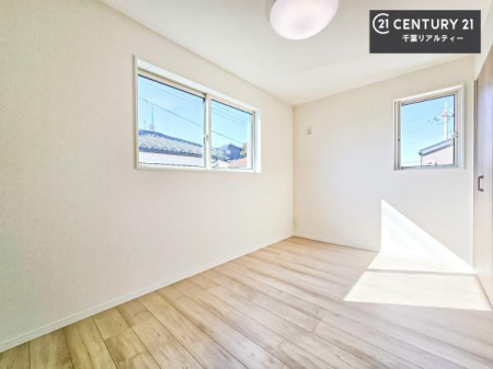 ���r���O�ȊO�̋��� �V���v���Ƀf�U�C������Ă��邽�߁A�Ƌ��I�т܂���I
���C�ɓ���̉Ƌ��u���Ă��낰���Ԃ���邱�Ƃ��ł��܂��B