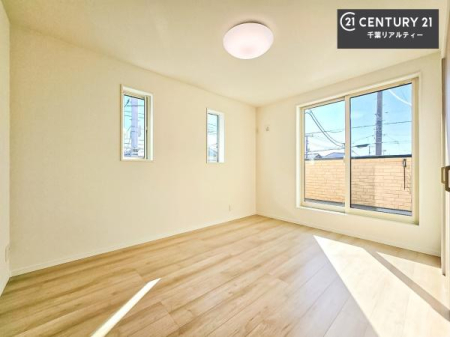 �Q�� �o���R�j�[�ɖʂ��Ă���m���ł��B���邭�����肪����A���C����������ł��܂��I���N���āA�O�ɏo�Ĕw�L�т����[�ċz�����ǂ������}������邱�Ƃ��ł��܂��B