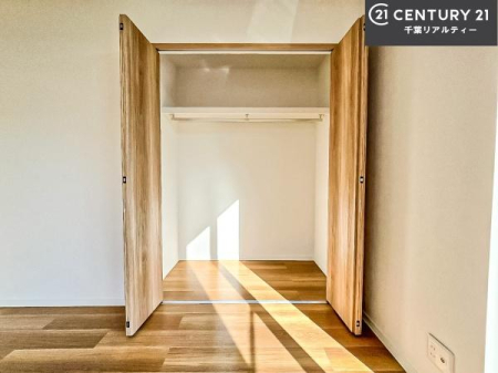 ���[ �����Ղ�̎��[�X�y�[�X�ŁA��炵���������萮���Z�܂��B�Ƒ��̉ו������ꂢ�ɕЕt���A���������K�ɉ߂����܂��B