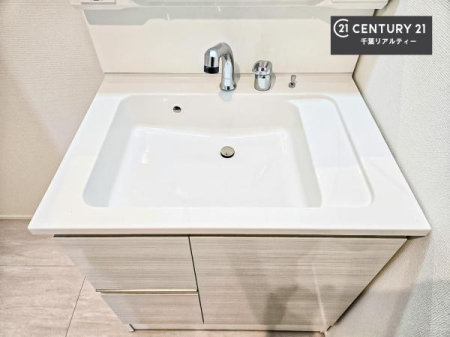 ���ʑ�E���ʏ� �[�����ʑ�{�E���́A�������˂ɂ����̂ł�����ꂪ�y�X�I���������ۂĂ܂��I
�L���C�Ȑ��ʏ��Ŏ��������̃��`�x�[�V�������オ��܂��ˁI