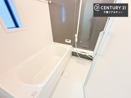 ���� �������������l�̕��͋C�̃o�X���[���́A�����o�Ă��ăo�X�^�C�����[���I
���d���撣���Ă��邲�J���ɂ��D�݂̓����̓����܂����āA�y����ł݂Ă͂������ł��傤���H