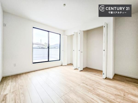 �Q�� �o���R�j�[�ɖʂ��Ă���m���ł��B���邭�����肪����A���C����������ł��܂��I���N���āA�O�ɏo�Ĕw�L�т����[�ċz�����ǂ������}������邱�Ƃ��ł��܂��B