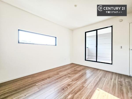 �Q�� �o���R�j�[�ɖʂ��Ă���m���ł��B���邭�����肪����A���C����������ł��܂��I���N���āA�O�ɏo�Ĕw�L�т����[�ċz�����ǂ������}������邱�Ƃ��ł��܂��B