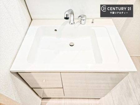 ���ʑ�E���ʏ� �[�����ʑ�{�E���́A�������˂ɂ����̂ł�����ꂪ�y�X�I���������ۂĂ܂��I
�L���C�Ȑ��ʏ��Ŏ��������̃��`�x�[�V�������オ��܂��ˁI