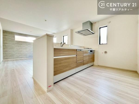 �L�b�`�� ��Ƃ����₷���V�X�e���L�b�`���ł��I���[����������t���Ă���̂ŁA�����X�y�[�X�ɕ���u���Ȃ��čςނ̂ŁA�L�X�g���āA���K�ɍ�Ƃ��ł��܂��I