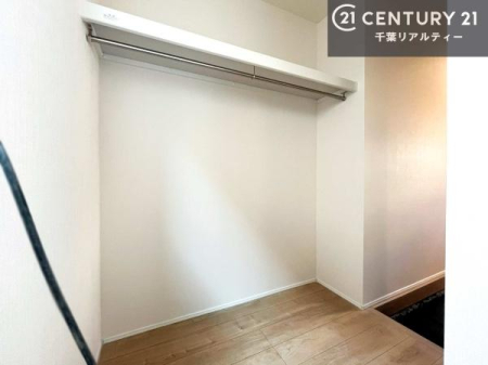 ���[ �t�@�~���[�N���[�N��������Z�܂��́A���[�͂Ɖ��K�������˔������ґ�ȋ�Ԑ݌v�B�ߗނ�o�b�O�A�G�ߕ��܂łЂƂ܂Ƃ߂ɂł��A���X�̐������ڂ������ƃX�}�[�g�ɁI