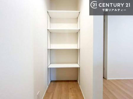 ���[ �p���g���[�t���I���Ă�������A�H�ނ̃X�g�b�N���X�b�L�����ڂ��邱�Ƃ��ł��܂��I
���񌻒n�ł��m���߂��������B