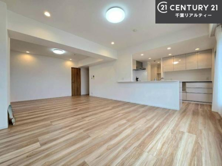 ���r���O �D�����z���܂肪���r���O����ł���ċ��S�n�̗ǂ���Ԃ����o���Ă���܂��I
���R�ƉƑ����W����b��������S�n�悢��ԁI