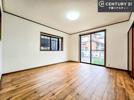 ���r���O �J�����̂���L�XLDK�I�\�t�@�[��_�C�j���O�e�[�u����u���Ă������ɂȂ�Ȃ��̂ŉ��K�ɉ߂����܂��I�R�~���j�P�[�V���������₷�����r���O�ł��I