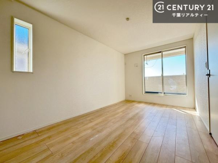 �Q�� �o���R�j�[�ɖʂ��Ă���m���ł��B���邭�����肪����A���C����������ł��܂��I���N���āA�O�ɏo�Ĕw�L�т����[�ċz�����ǂ������}������邱�Ƃ��ł��܂��B�y���n�̔���J�Ò��z