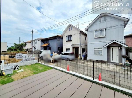 ���̑����n ���r���O���炻�̂܂܏o����ł���E�b�h�f�b�L�B�e�B�[�^�C���₨�q���܂̗V�я�A�K�[�f�j���O�ȂǁA���Ƒ��ŋC�y�Ɋy���߂�S�n�悢�A�E�g�h�A��Ԃł��B