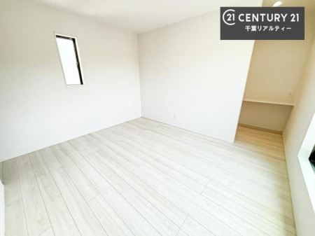 �m�� �V���v���Ƀf�U�C������Ă��邽�߁A�Ƌ��I�т܂���I
���C�ɓ���̉Ƌ��u���Ă��낰���Ԃ���邱�Ƃ��ł��܂��B
