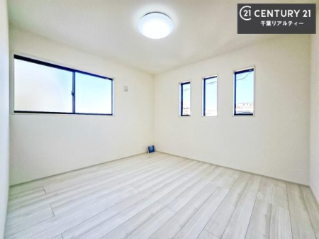 �m�� 2�ʍ̌����m�ۂ������邢�����́A���ʂ����ǂ��A���邭��ϋ��S�n�̗ǂ���ԂƂȂ��Ă���܂��B�����b�N�X���ĉ߂�����S�n�̗ǂ��������ł��I���̖ڊo�߂��X�b�L�����܂��ˁI