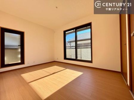 �Q�� �D���������������ޗm���́A���̖ڊo�߂��C�������ǂ������ł��ˁB���������Ԃ��������Ɖ߂������Ƃ��ł��܂��B�D�����F�����̃t���[�����O���ǂ�ȉƋ�ɂ��}�b�`���܂��I