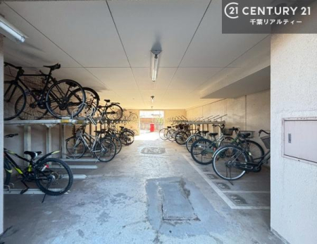 ���̑����p�� ���p�����E���֏�ł��B
���]�Ԃ�����΍s���͈͂��L���肨�o�����ɕ֗��ł��I�󂫏󋵂Ɋւ��Ă͂��C�y�ɂ��₢���킹��������