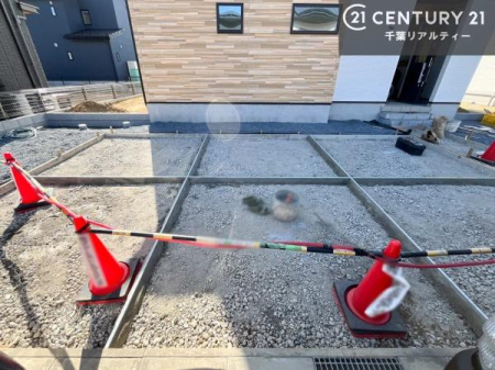 ���ԏ� ���ԃX�y�[�X��3�䕪����܂��I�Z�J���h�J�[�͂������A�o�C�N�⎩�]�ԂȂǂ��u���ꏊ�ɍ���܂���B