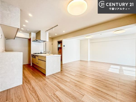 ���r���O �S�n�ǂ����r���O�͉Ƒ������R�ƏW�܂�܂��B�Ƒ��c�R�̎��Ԃ����������ł��B���Ƒ��ƁA����w�[���������Ԃ��߂��������ł��ˁB