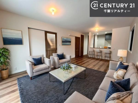 ���r���O �Ƌ��CG�p�[�X�ł��B�傫�ȑ����炽���Ղ�̗z���������閾�邢���r���O�B�J�����̂��郊�r���O�ŉƑ��c���̂��났�̎��Ԃ��߂����܂��B�Ƒ��݂�Ȃ̏Ί�̑�����LDK�ɂȂ肻���ł��ˁB