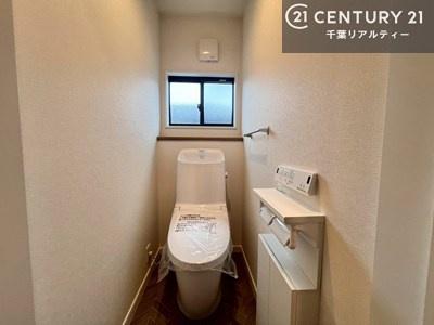 �g�C�� �������֍��ɂ��A�~��͕֍����g�����ł���̂ŗ₽���֍��ɍ��炸�ɍςފ������d�l�ł��I�V���v���ȃJ���[����Ƃ��Ă���̂ŁA������ꂪ���₷���ł��B