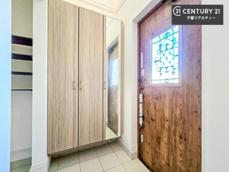 ���� �V���[�Y�{�b�N�X�t���Ȃ̂ŁA���ւ��Еt�����|�������₷���ł��I
�X�b�L���������ւŌ˂��J�����u�ԁA�������̂���S�n������Ԃ��o�}���Ă���܂��B