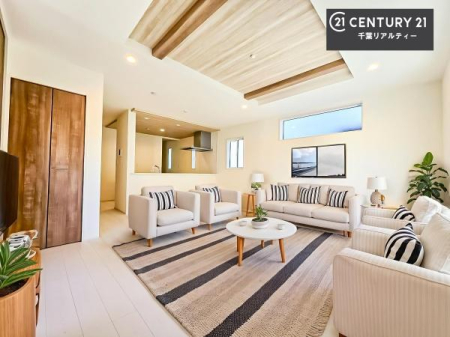 ���r���O �Ƌ��CG�p�[�X�ł��B�J�����̂���L�XLDK�I�\�t�@�[��_�C�j���O�e�[�u����u���Ă������ɂȂ�Ȃ��̂ŉ��K�ɉ߂����܂��I�R�~���j�P�[�V���������₷�����r���O�ł��I