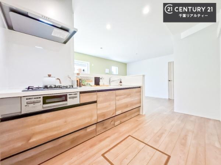 �L�b�`�� ��Ƃ肠�钲���X�y�[�X�ō�Ƃ����₷�����K�ȃL�b�`���ł��I
���q�l�ƈꏏ�ɂ��َq������y���߂�L�X�X�y�[�X�ł��B�y�����������ԂɂȂ肻���ł��ˁI