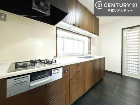 �L�b�`�� ��Ƃ����₷���V�X�e���L�b�`���ł��I���[����������t���Ă���̂ŁA�����X�y�[�X�ɕ���u���Ȃ��čςނ̂ŁA�L�X�g���āA���K�ɍ�Ƃ��ł��܂��I