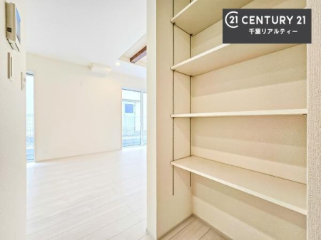 ���[ ���r���O�Ɏ��[�����邩��A�U�炩�肪���ȏ�������ʒu�ցB�S�n�悢��炵���x���܂��B