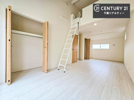 �m�� ���[���������肠��̂ŉƋ�̔z�u�����₷���A���C�t�X�^�C���ɍ��킹����������肪�\�ł��B