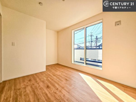 �m�� �o���R�j�[�ɖʂ��Ă���m���ł��B���邭�����肪����A���C����������ł��܂��I���N���āA�O�ɏo�Ĕw�L�т����[�ċz�����ǂ������}������邱�Ƃ��ł��܂��B