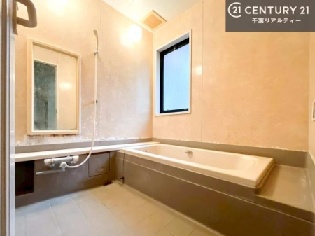 ���� ������Ƃ����������̂���o�X���[���I���K�ȃo�X�^�C��������܂��I
1���̔�����������Ɩ����Ă����f�G�ȃ����N�[�[�V������ԂɂȂ肻���ł��ˁB